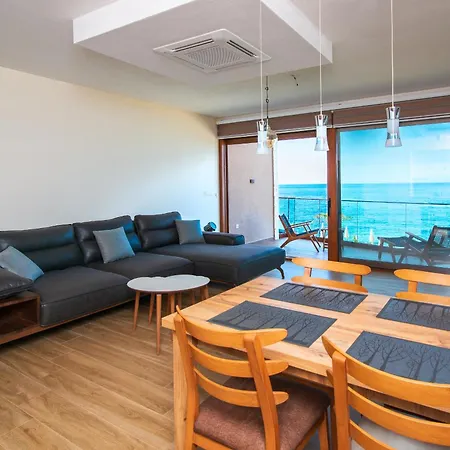 Sunset Bay Apartments Utjeha Exterior photo
