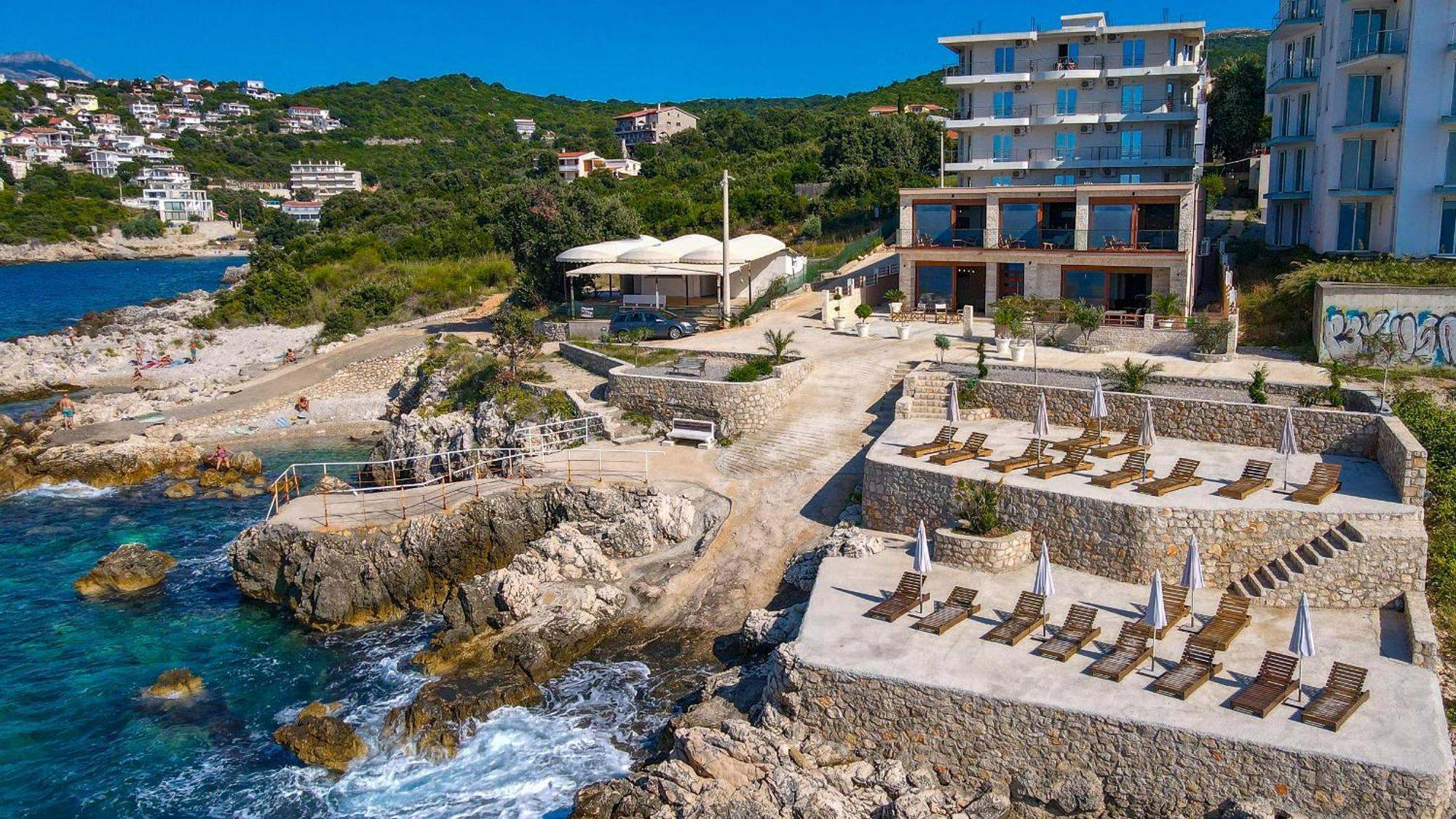 Sunset Bay Apartment Utjeha